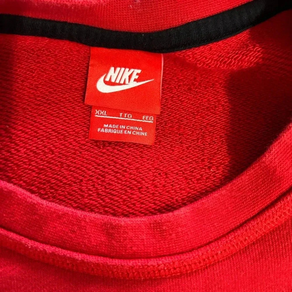 Nike crewneck sweatshirt, size XXL. Excellent condition, red, black and white. - Picture 3 of 3